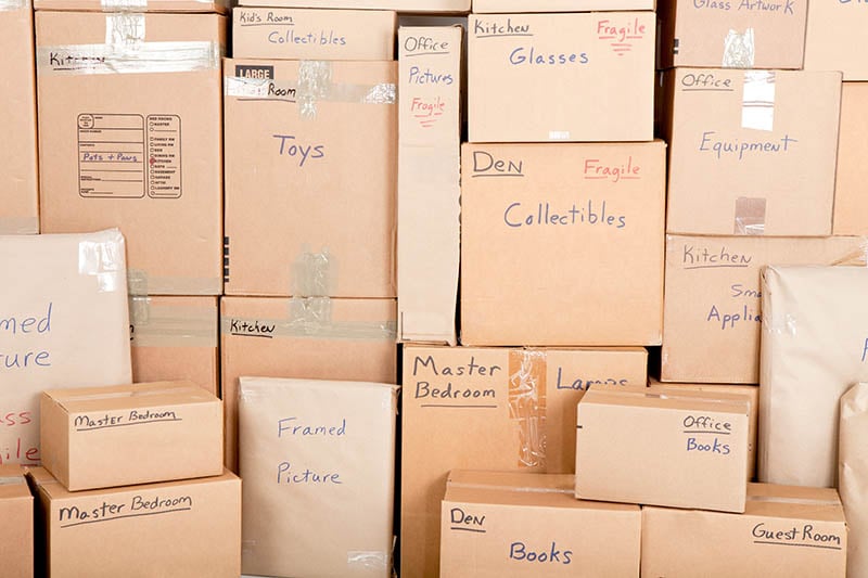 How to plan the logistical side of moving abroad: what to take, toss and store